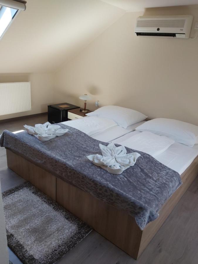 Timar Panzio Hotell Gyomaendrőd Eksteriør bilde