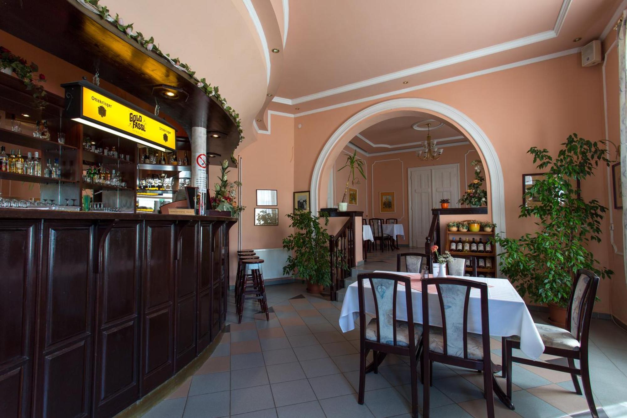 Timar Panzio Hotell Gyomaendrőd Eksteriør bilde